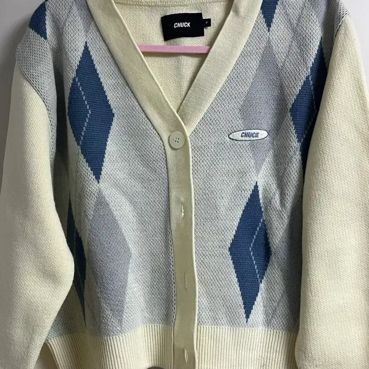 [BUNJANG] CHUCK Argyle Crop Cardigan Ivory / CHUCK 척 아가일 크롭 가디건 아이보리