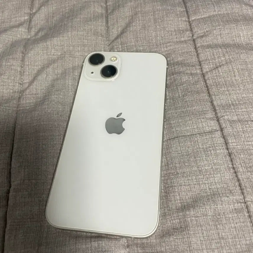 [BUNJANG] Apple iPhone 13 128GB White with Casetify and Freitag Cases / 아이폰13 128기가 화이트/케이스티파이, 프라이탁 케이스