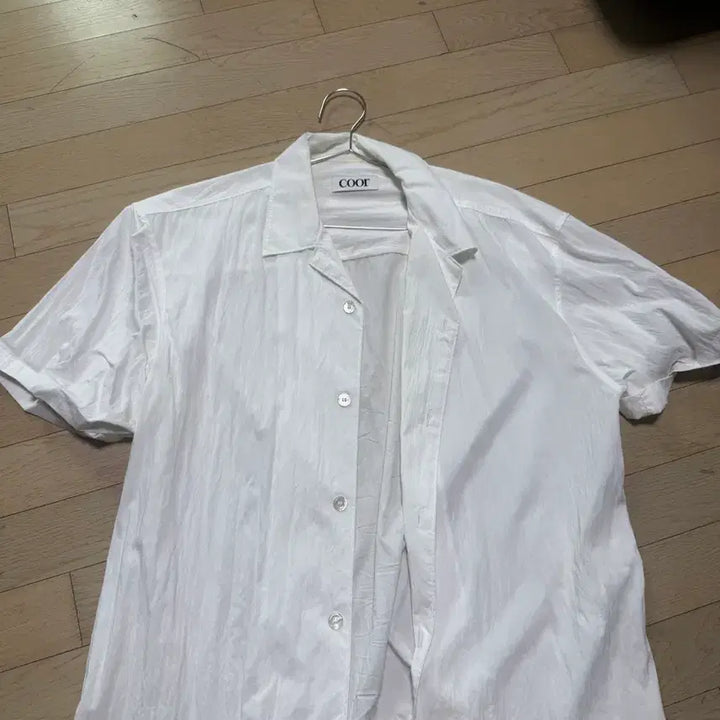 [BUNJANG] Coour Natural Open Collar Shirt (White) / 쿠어 내추럴 오픈 카라 셔츠 (화이트)