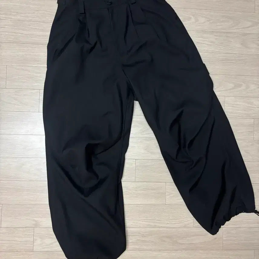 [SOLD OUT] 급처(3) 카미엔 x 코인서울 247 올 데이 슬랙스 블랙