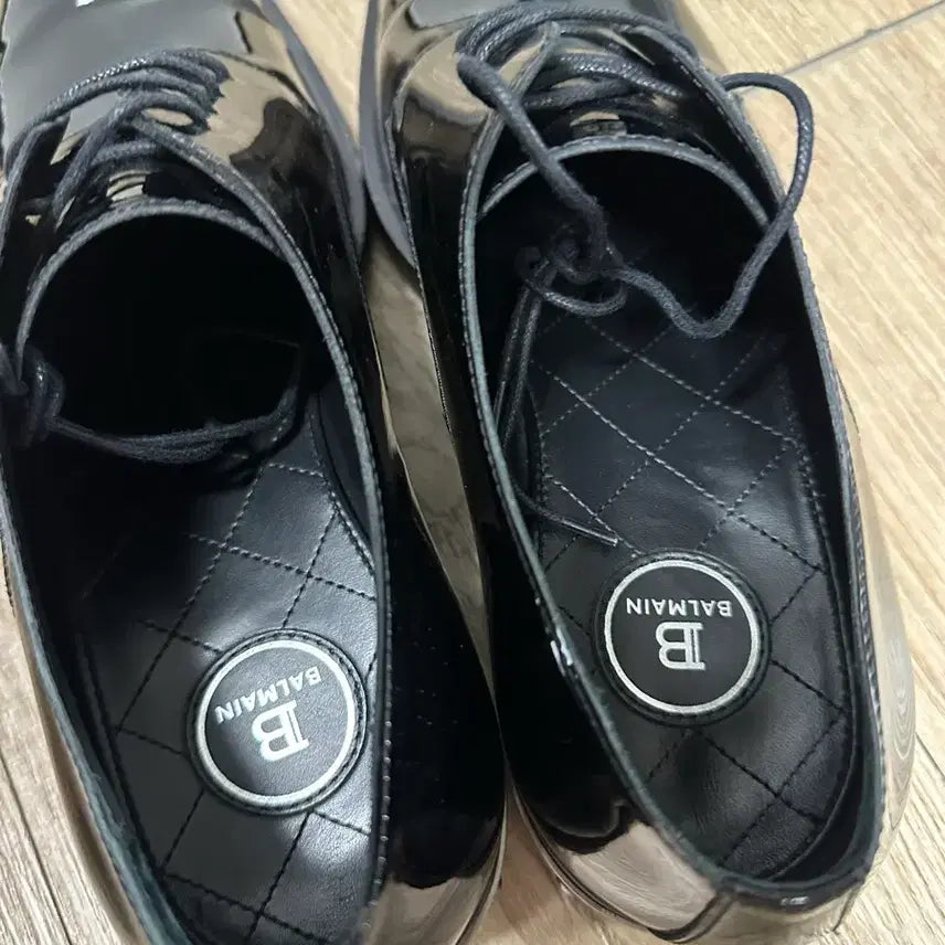 [BUNJANG] Balmain Enamel Derby Shoes (Size 41) with Vibram Sole Reinforcement / 발망 BALMAIN 에나멜 더비슈즈 41사이즈 비브람보강