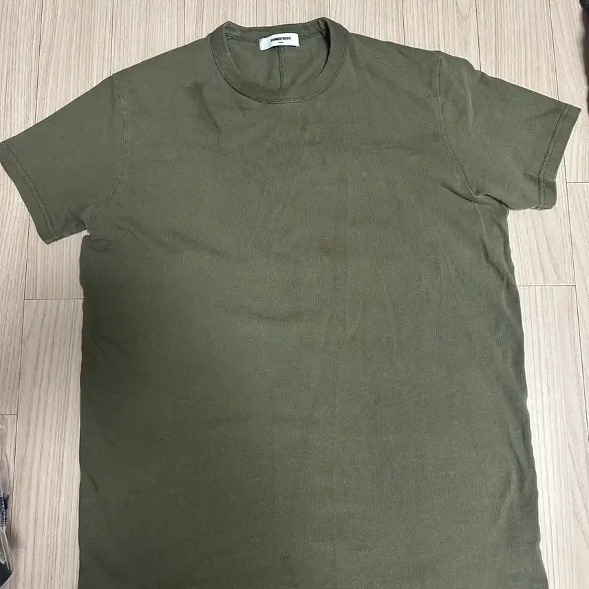 [BUNJANG] Dbsr Muscle Fit T-Shirt - Size L / Dbsr 덤브스트럭 머슬핏티셔츠 L