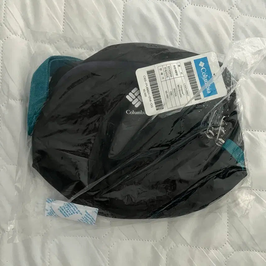 [BUNJANG] Columbia Shoulder Bag Black / 컬럼비아 숄더백