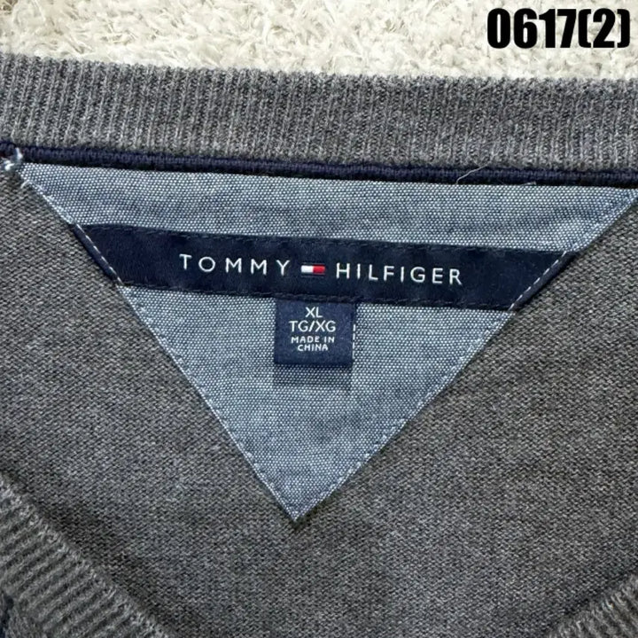 [BUNJANG] Tommy Hilfiger Argyle V-Neck Knit Sweater XL Charcoal Grey / 타미힐피거 아가일 브이넥 니트 xl