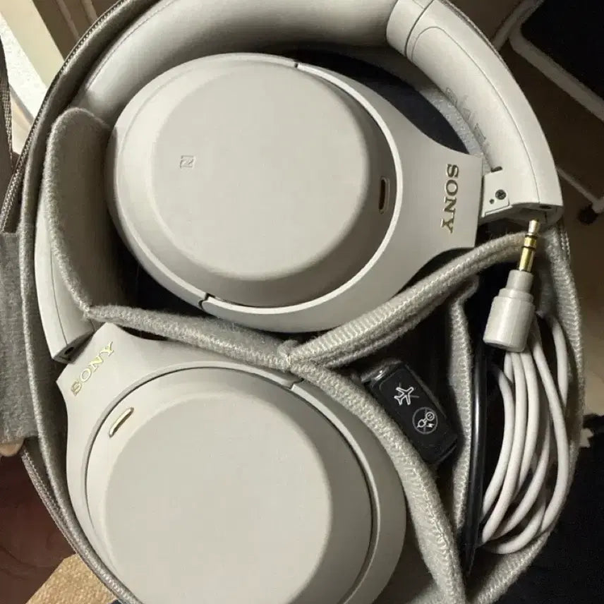 [BUNJANG] Sony WH-1000XM4 Wireless Noise Cancelling Headphones / 소니 WH-1000XM4 헤드폰