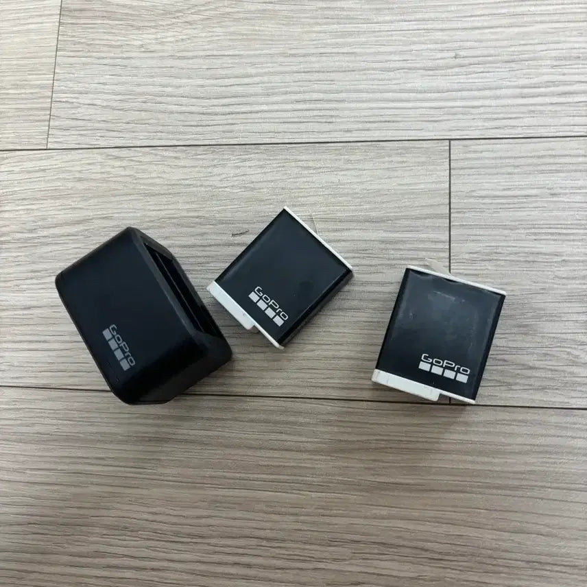[SOLD OUT] 고프로 엔듀로 배터리+정품 충전독 사면 고프로 증정