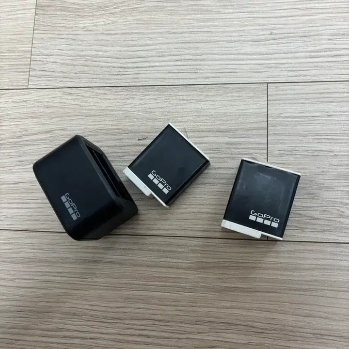 [SOLD OUT] 고프로 엔듀로 배터리+정품 충전독 사면 고프로 증정