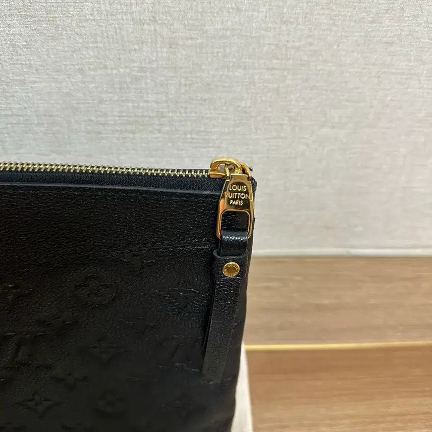 [BUNJANG] Louis Vuitton Daily Empreinte Clutch Black / [A/22년] 루이비통 데일리 앙프렝뜨 클러치 블랙