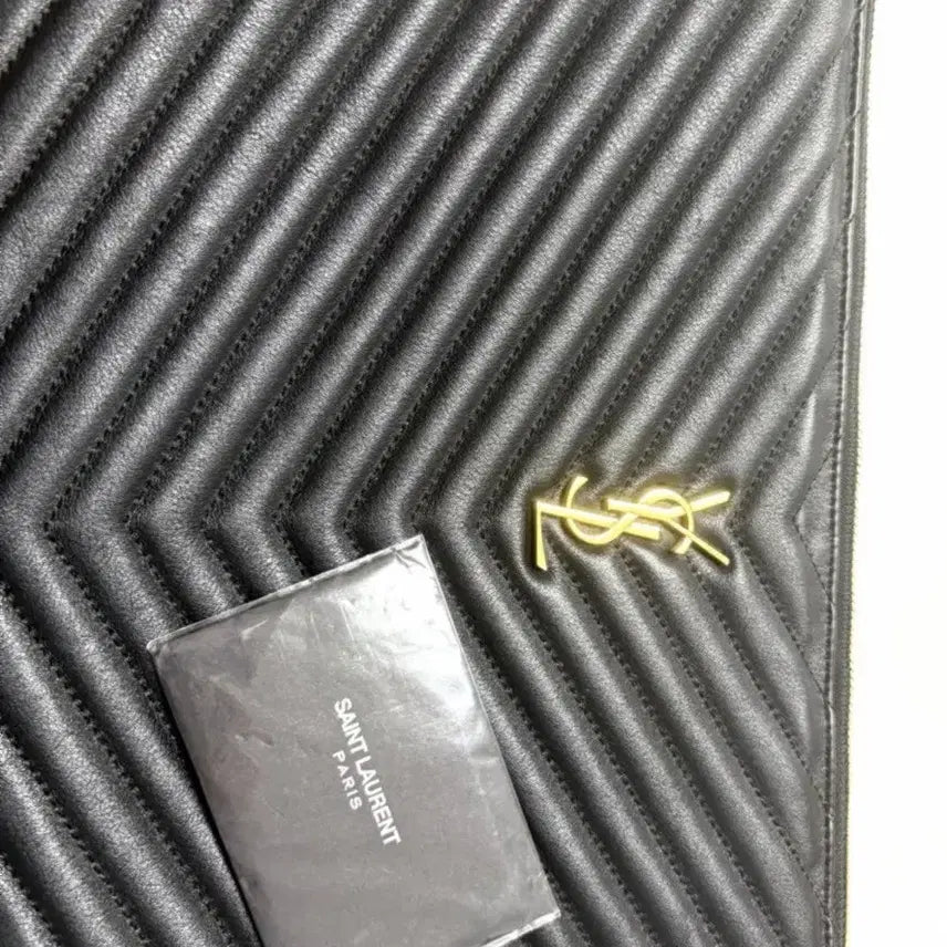 [SOLD OUT] 입생로랑 클러치 보증서 미개봉