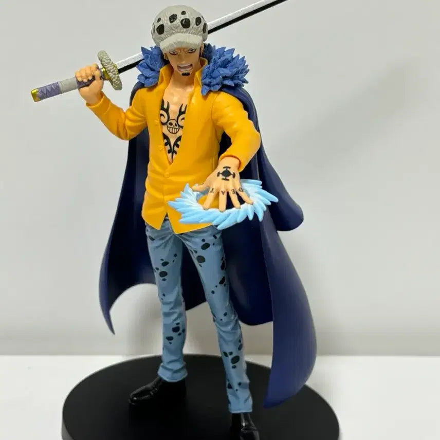 [BUNJANG] One Piece Trafalgar Law Grandline Series DXF Figure / 원피스 트라팔가 로우 그랜드라인 시리즈 엑스트라 dxf 피규어