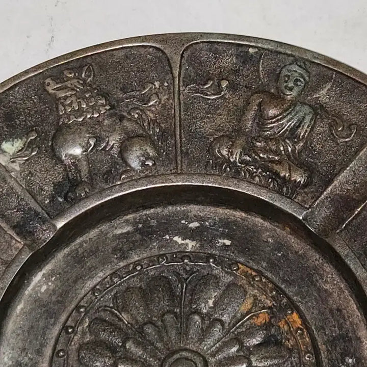 [BUNJANG] Japanese Colonial Era Bronze Mortar with Engraved National Treasure Cultural Heritage / 우리나라 국보로 지정된 문화유산이 조각된 일제강점기의 동재떨이