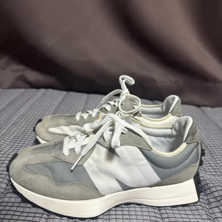[BUNJANG] New Balance 327 Grey Suede Sneakers / 뉴발란스 327 회색 스웨이드 운동화 270
