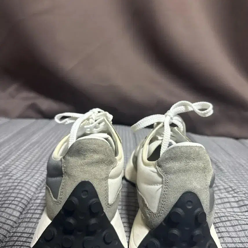 [BUNJANG] New Balance 327 Grey Suede Sneakers / 뉴발란스 327 회색 스웨이드 운동화 270