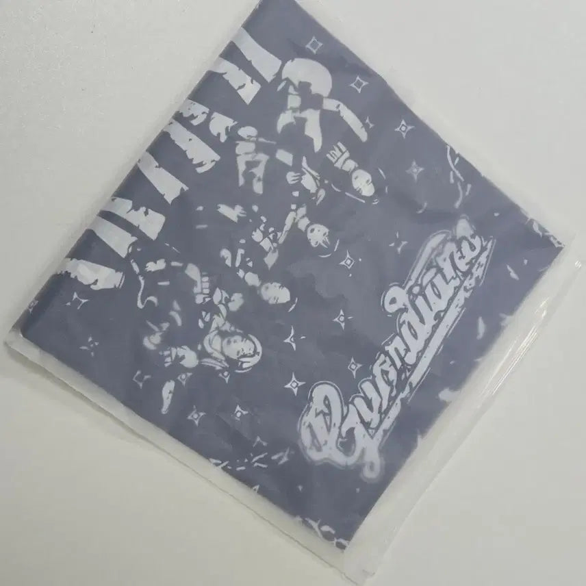 [SOLD OUT] 푸방 가디언즈 x QWER 반다나