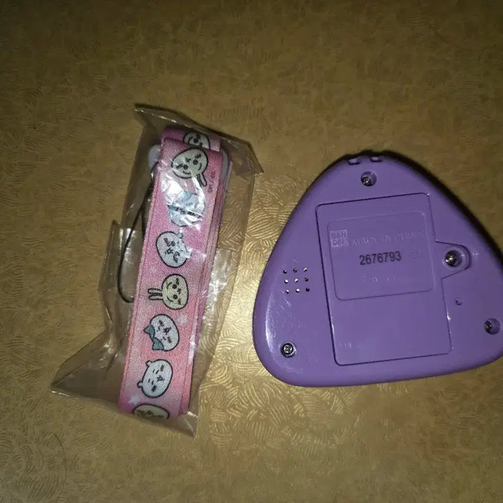 [BUNJANG] Chiikawa Tamagotchi Game DX Pink + Strap / 치이카와 다마고치 게임기 DX 핑크 + 스트랩