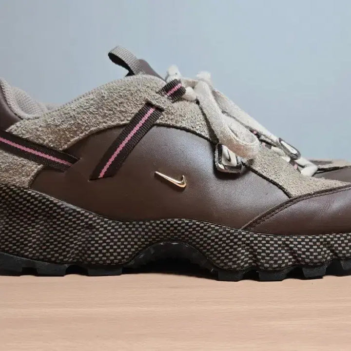 [BUNJANG] Nike Jacquemus Humara Sneakers Brown/Pink US 11 (280mm) / 나이키 자크뮈스 휴마라 280 (US11)
