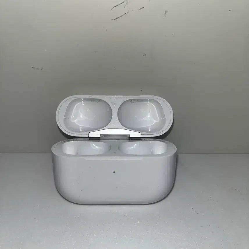 [BUNJANG] Apple AirPods Pro 2nd Gen Charging Case (USB-C) / 에어팟 프로2 본체 [정품/풀박스]