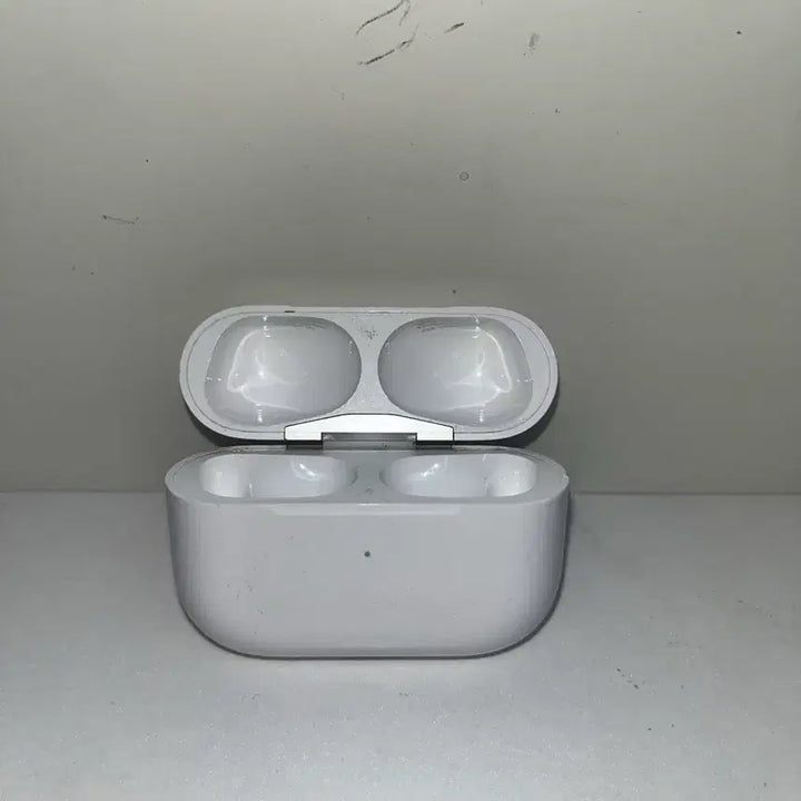 [BUNJANG] Apple AirPods Pro 2nd Gen Charging Case (USB-C) / 에어팟 프로2 본체 [정품/풀박스]