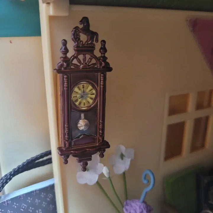 [BUNJANG] Sylvanian Families Antique Clock Gacha Miniature Accessory / 새제품) 실바니안 하우스 꾸미기 엔틱시계 가챠