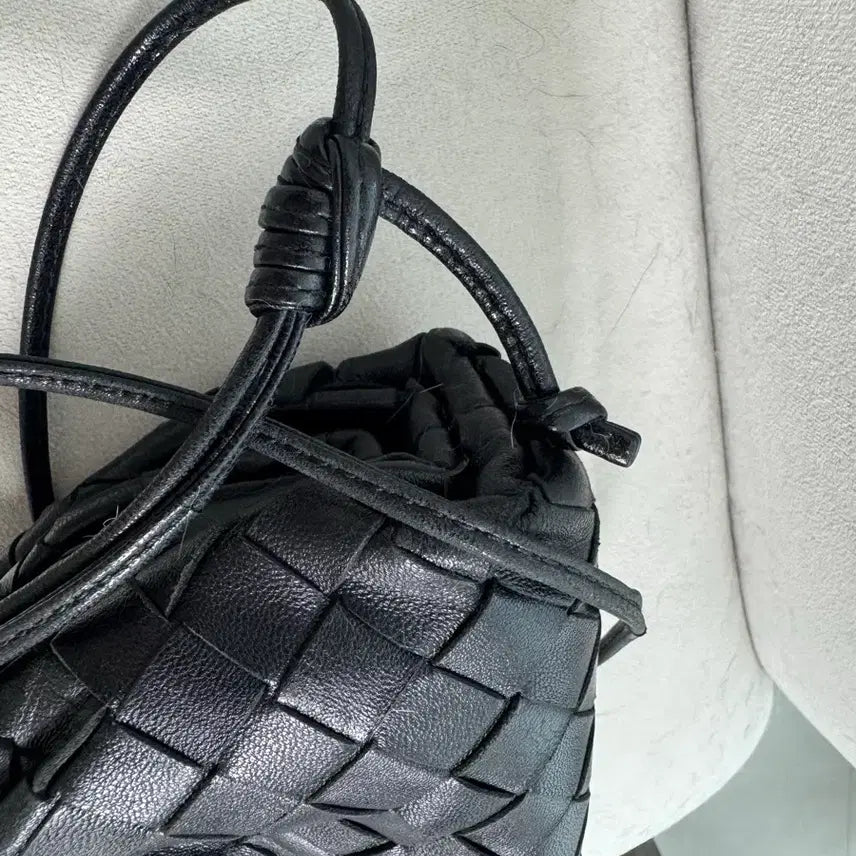 [BUNJANG] Bottega Veneta Mandu Bag Black Leather / 보테가베네타 만두백