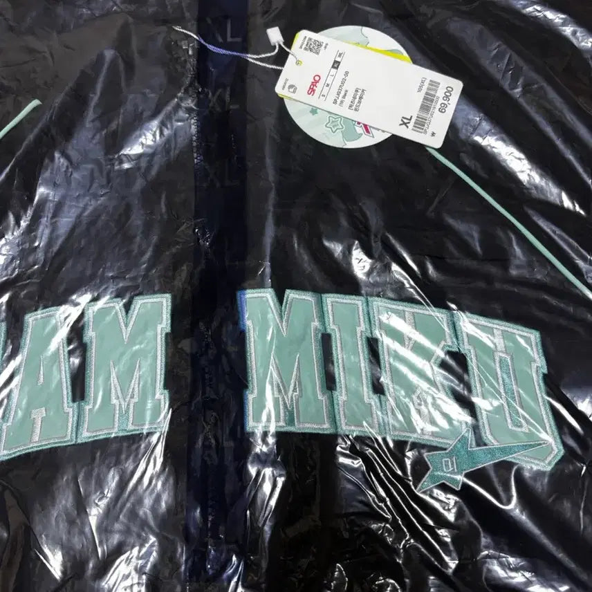 [BUNJANG] SPAO x Hatsune Miku Collaboration Windbreaker Jacket XL (Sealed) / 미개봉, 특전X) 스파오 미쿠 콜라보 팝업 바람막이 XL