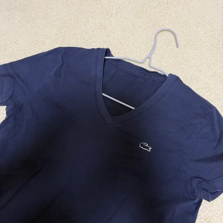 [BUNJANG] Lacoste V-Neck Short Sleeve T-Shirt Navy / 라코스테 브이넥 반팔티 네이비