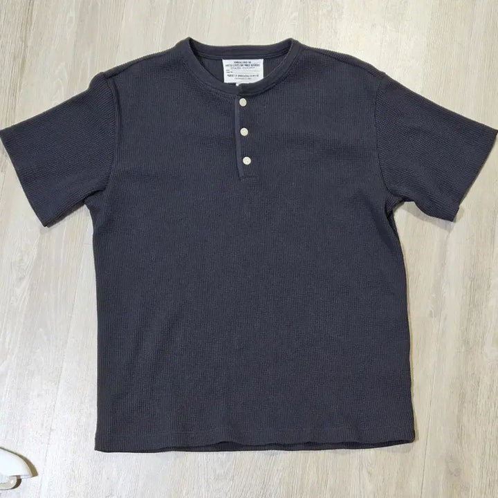[BUNJANG] Discus Athletic USAFA Waffle Henley Short Sleeve T-Shirt Charcoal L / 무신사 디스커스애슬레틱 USAFA 와플헨리넥반팔티셔츠 차콜L