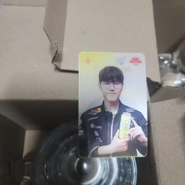 [BUNJANG] T1 Kas Photocard and Cup Set / T1 카스 포토카드와 컵