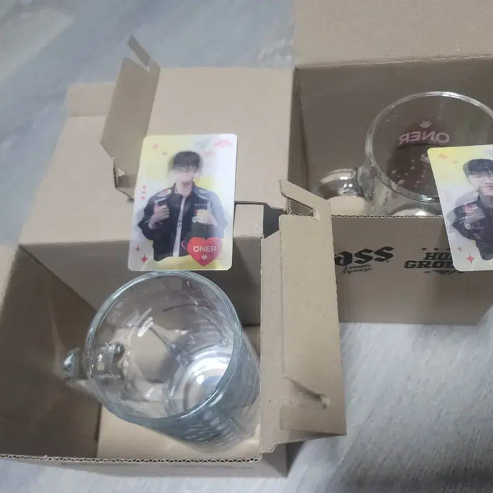 [BUNJANG] T1 Kas Photocard and Cup Set / T1 카스 포토카드와 컵