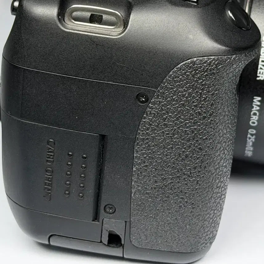 [BUNJANG] Canon EOS 650D DSLR Camera with EF-S 18-55mm IS II Lens / 캐논 EOS 650D DSLR 카메라