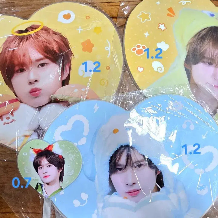 [BUNJANG] Kyoungmin Uchiwa Fan / 경민 우치와 양도(뒷장더있음)