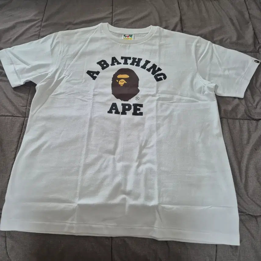 [BUNJANG] A Bathing Ape BAPE College T-Shirt White L / 베이프 컬리지 반팔티 화이트 L 새상품