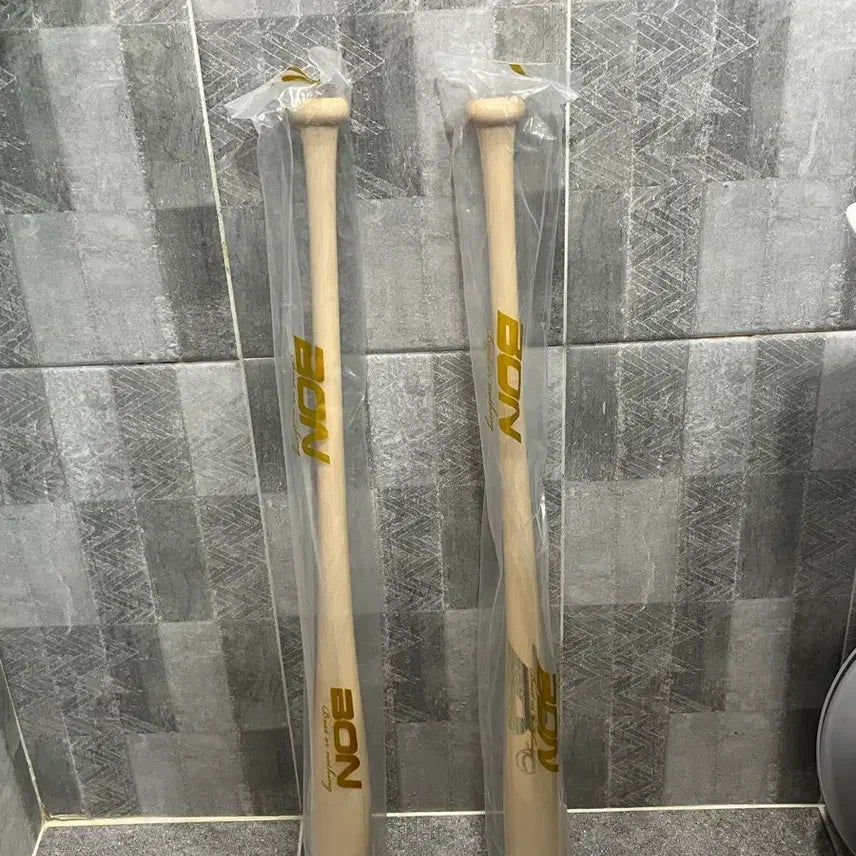 [BUNJANG] Wooden Baseball Bat Bundle / 본 나무배트(일괄판매)