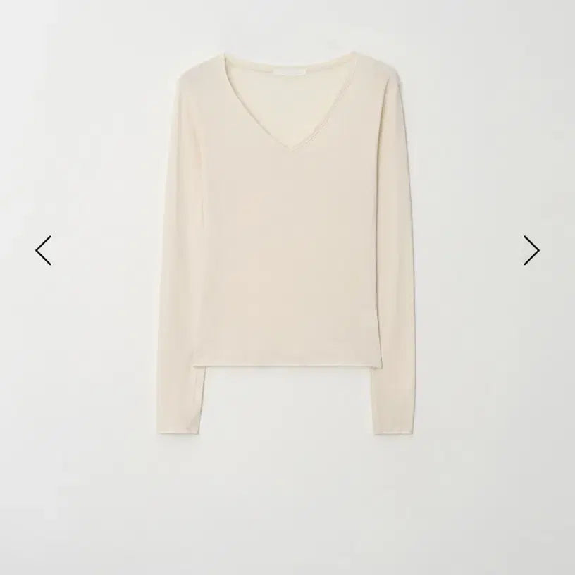 [BUNJANG] Leeds Sophie V-Neck T-Shirt Beige / 리즈leeds 소피 브이넥 티 베이지 새상품
