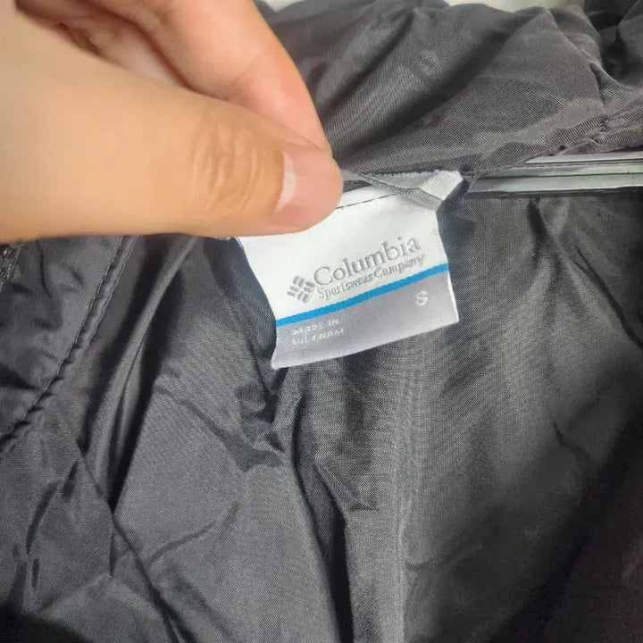 [SOLD OUT] 콜롬비아 경량 패딩 S 블랙