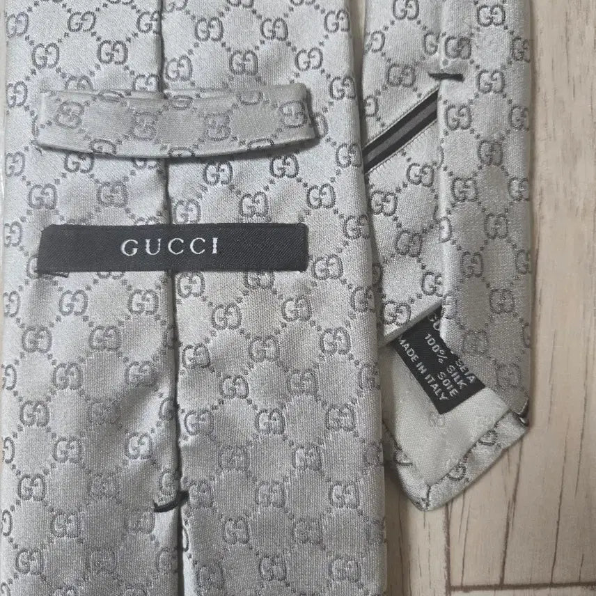 [BUNJANG] Gucci GG Pattern Silver Silk Tie / 구찌 GG 패턴 실버 넥타이