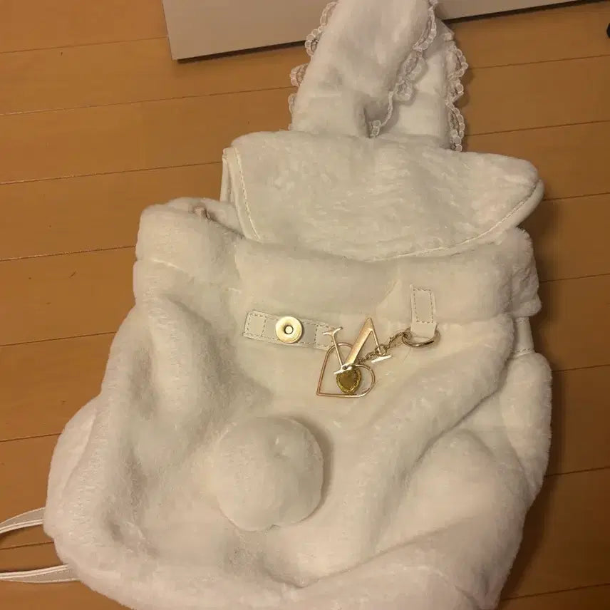 [BUNJANG] NoeMii White Fur Backpack - Japanese Vintage Hime Gyaru / 노에미 화이트 퍼 백팩 가방 일본 빈티지 히메갸루 양산형 로리타 달천깔