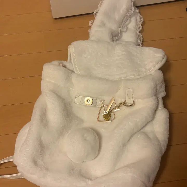 [BUNJANG] NoeMii White Fur Backpack - Japanese Vintage Hime Gyaru / 노에미 화이트 퍼 백팩 가방 일본 빈티지 히메갸루 양산형 로리타 달천깔