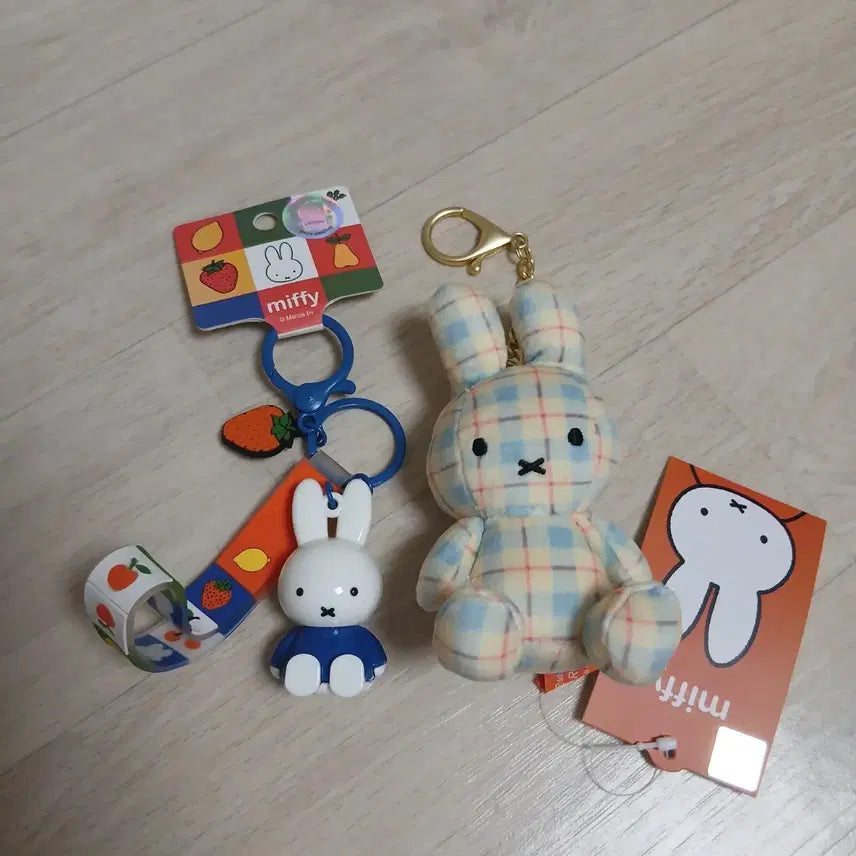 [BUNJANG] Miffy Strap Keychain Gacha Figure / 미피 스트랩 키링 가챠 피규어 체크 미피 인형