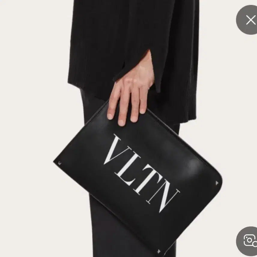 [BUNJANG] Valentino Black Calfskin VLTN Document Clutch / s급) 발렌티노 블랙 카프스킨 VLTN 도큐먼트 클러치