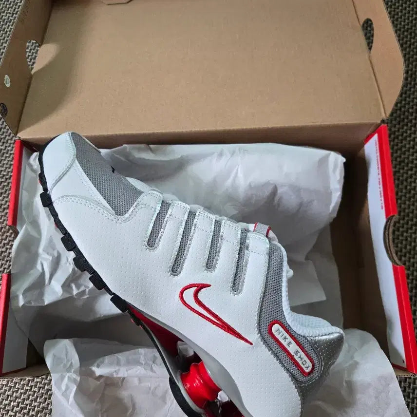 [BUNJANG] Nike Shox NZ Sneakers White/Red 255mm / 새신발// 나이키 샥스NZ  255mm