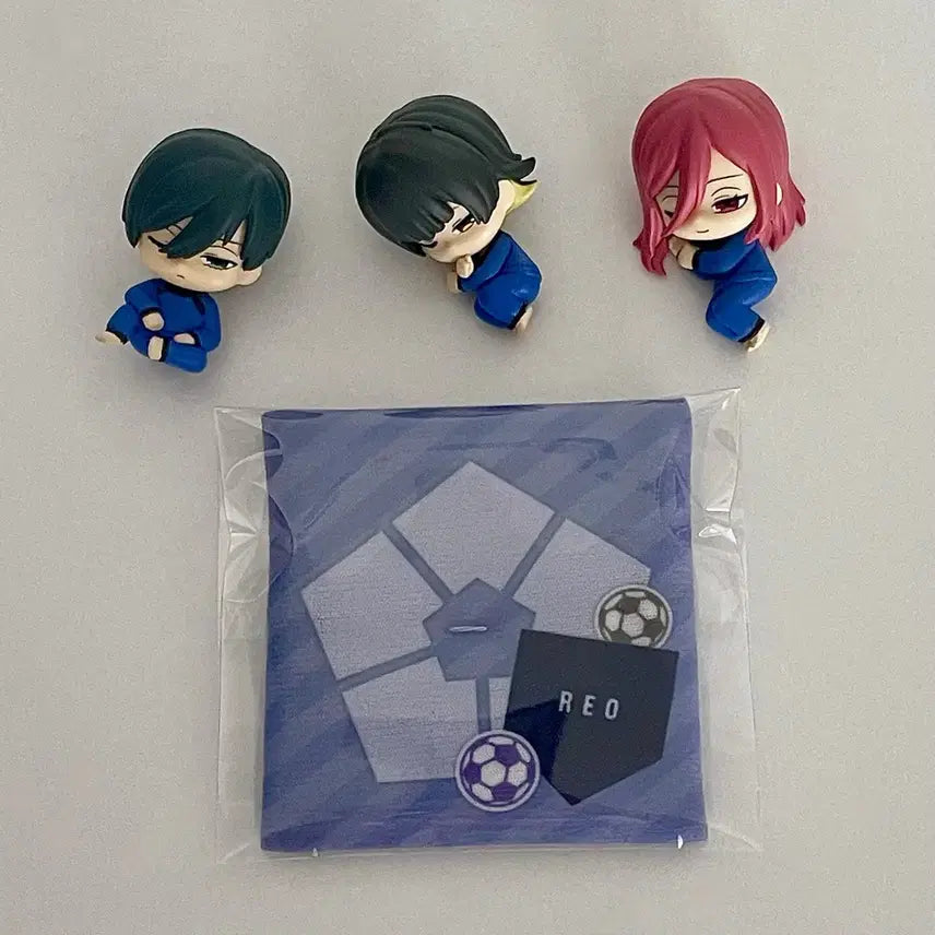 [BUNJANG] Blue Lock Mikage Reo Bundle: Look Up Special Cushion + Nemurasetai Gacha Figures (Itoshi Rin, Bachira Meguru, Chigiri Hyoma) / [일괄] 블루록 미카게 레오 룩업 특전 방석 + 네무라세타이 가챠 피규어