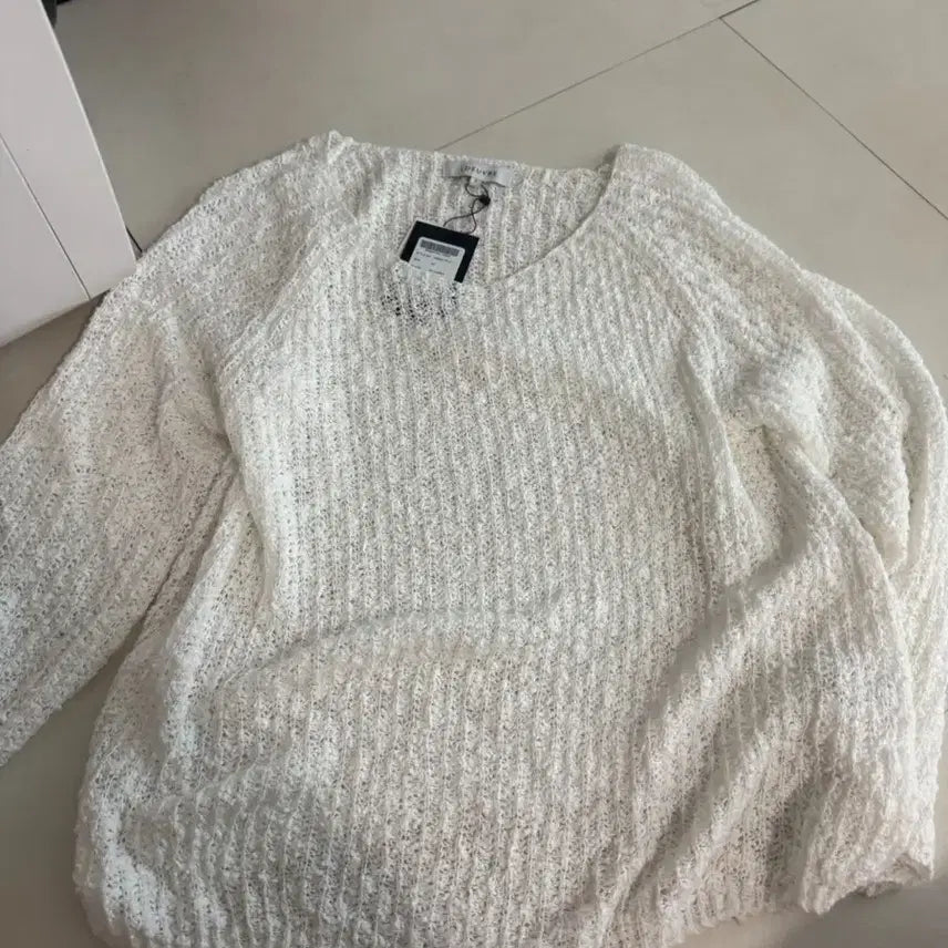 [BUNJANG] Ruebl, Ji Ye Eun White Knit Sweater / 루에부르 지예은 화이트 니트 스웨터  새상품