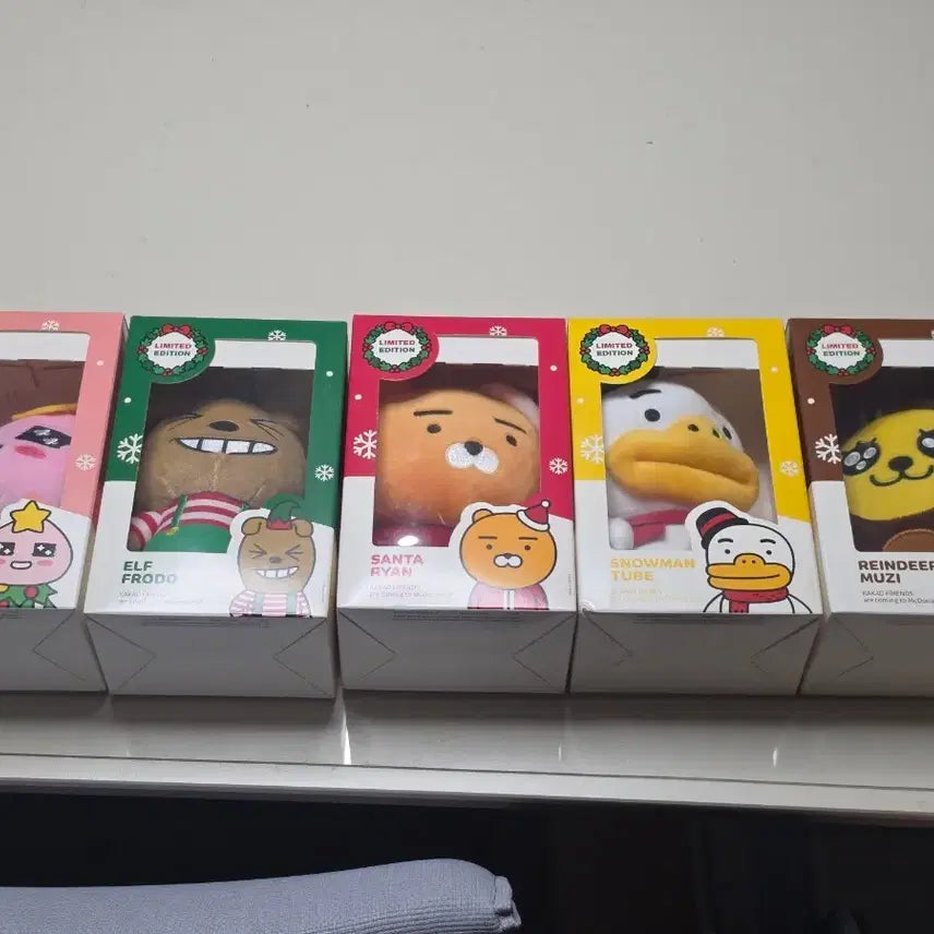 [BUNJANG] Kakao Friends Christmas Limited Edition 5-Piece Doll Set / 카카오프렌즈 크리스마스 한정판 인형 5종 세트