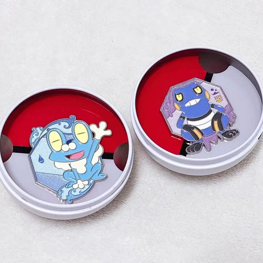 [BUNJANG] Pokemon Seoul Forest Froakie &amp; Nickit Random Badge Set / 포켓몬스터 서울숲 포레스트 개구마르 삐딱구리 랜덤 뱃지