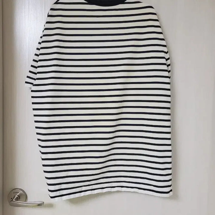 [BUNJANG] COS Striped Short Sleeve T-Shirt Navy/White / 코스 스트라이프  반팔티 네이비/화이트