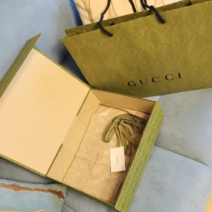 [BUNJANG] Gucci Bag Magnetic Box Set with Shopping Bag and Accessories / G10-2)구찌 가방자석박스셋트 (27*36*12)