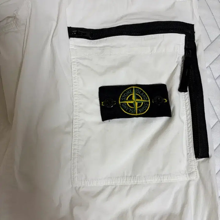 [BUNJANG] Stone Island Parachute Pants White / 스톤아일랜드 파라슈트 팬츠 화이트