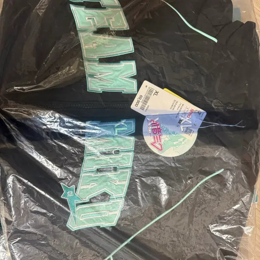 [BUNJANG] SPAO x Hatsune Miku Collaboration Windbreaker XL / 최저가!! XL하츠네미쿠 윈드브리이커 스파오 콜라보