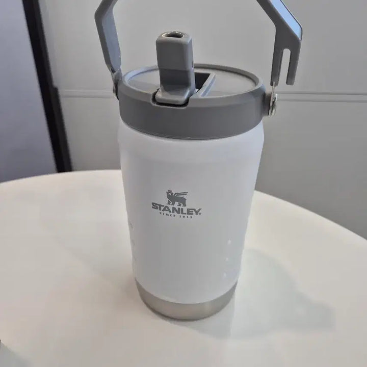 [BUNJANG] Stanley IceFlow Flip Straw Tumbler 1.18L (40oz) Sealed / 스탠리 아이스플로우 플립 스트로우 저그 1.18L 미개봉 새상품